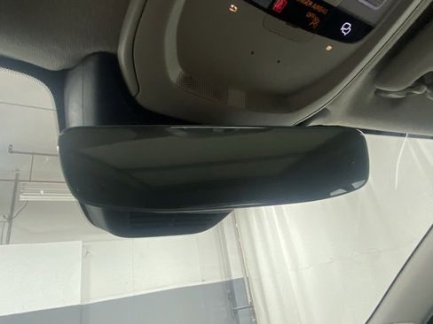 Certified 2025 Volvo XC40 B5 Core image 28