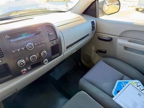 Used 2011 GMC Sierra 1500 W/T image 29