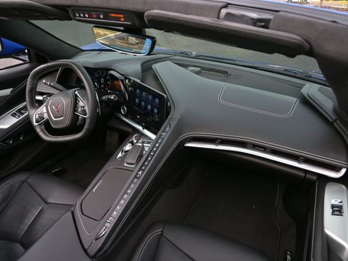 Used 2023 Chevrolet Corvette Stingray Premium Cpe w/ Z51 Performance Package image 11