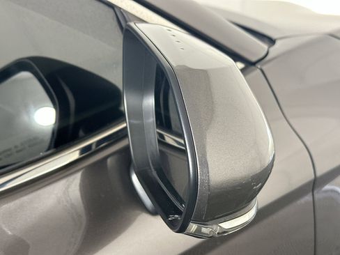 Used 2022 Toyota Camry SE image 10