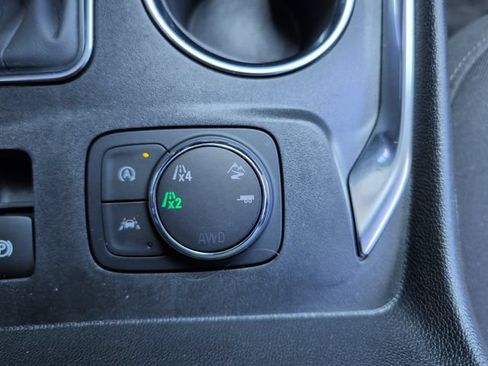 Used 2023 Chevrolet Traverse LT AWD/4WD image 29
