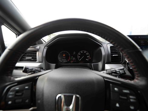 Used 2025 Honda Odyssey Sport-L image 15