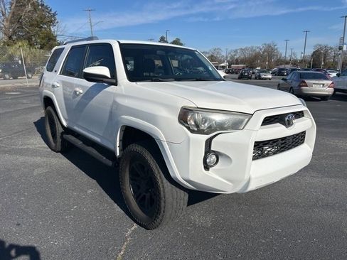 Used 2017 Toyota 4Runner SR5 image 6