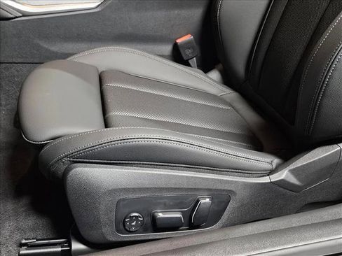 Certified 2025 BMW 430i Coupe w/ M Sport Package RWD image 4