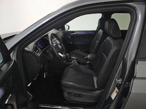 Used 2023 Volkswagen Tiguan SE R-Line FWD image 6