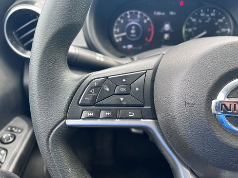 Used 2021 Nissan Kicks SV FWD image 22