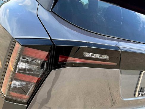 New 2025 Nissan Kicks SR image 12