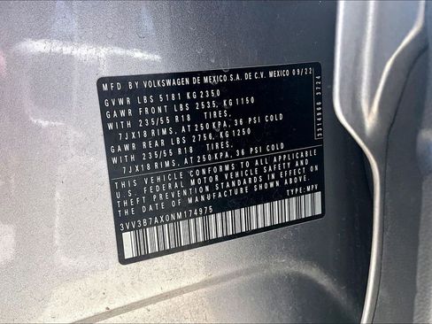 Used 2022 Volkswagen Tiguan SE image 40