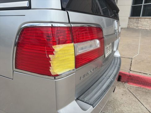 Used 2012 Lincoln Navigator L 2WD image 15