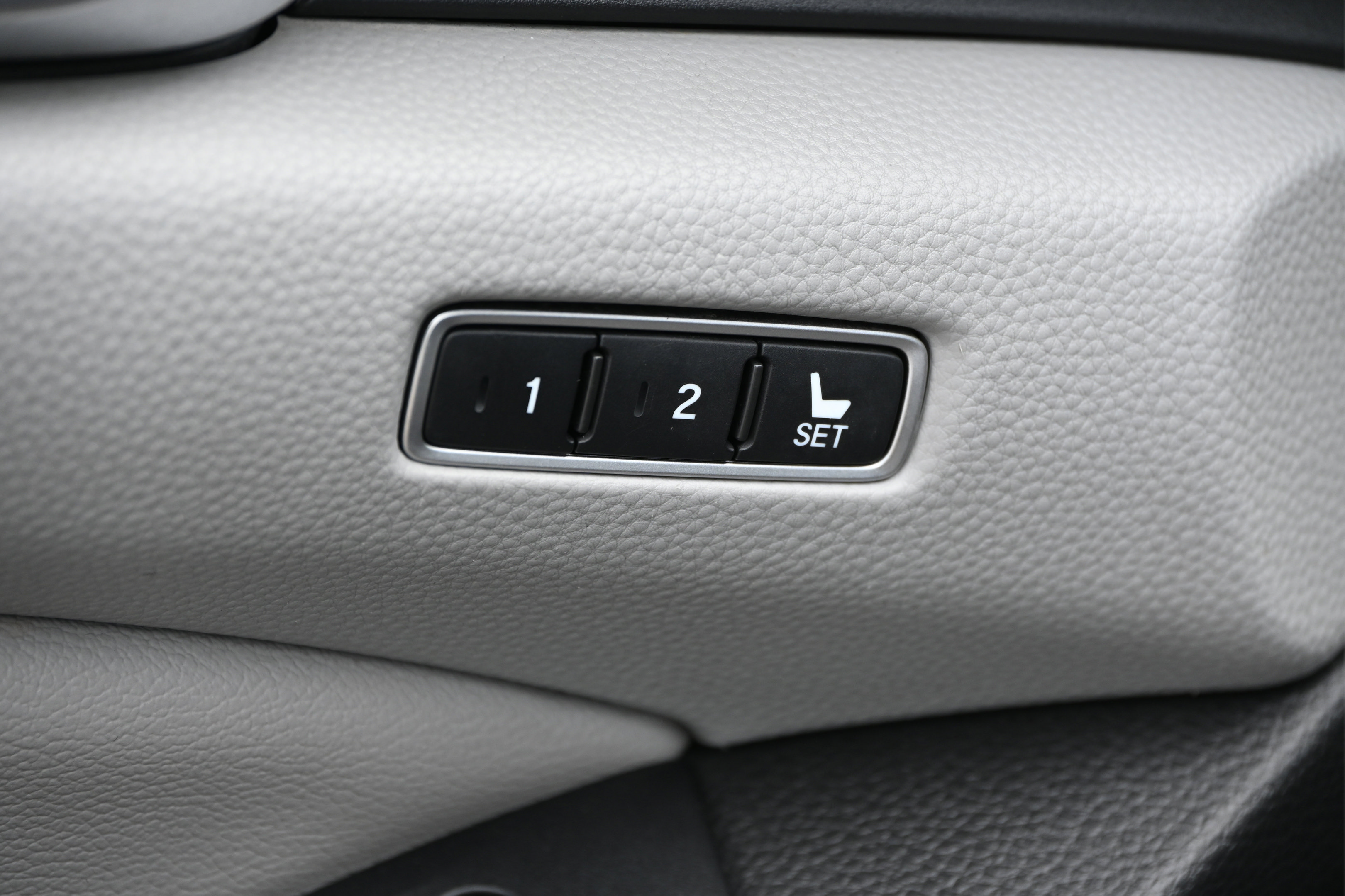 Used 2018 Honda Accord EX-L image 16