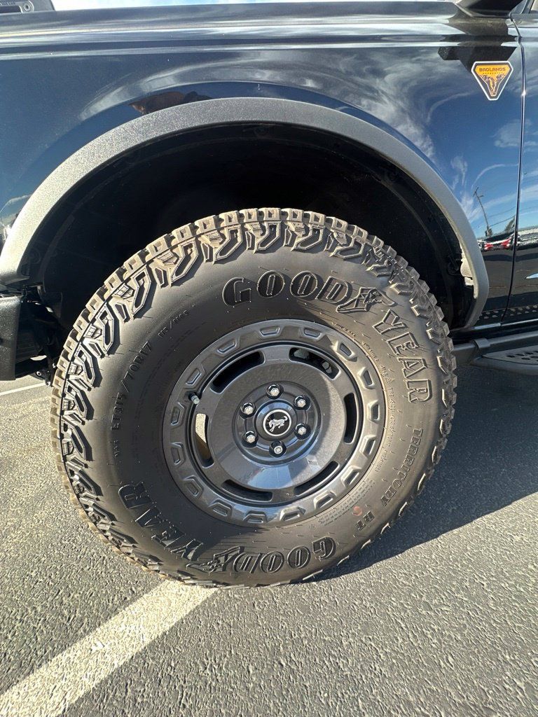 Used 2025 Ford Bronco Badlands w/ Sasquatch Package AWD/4WD image 10