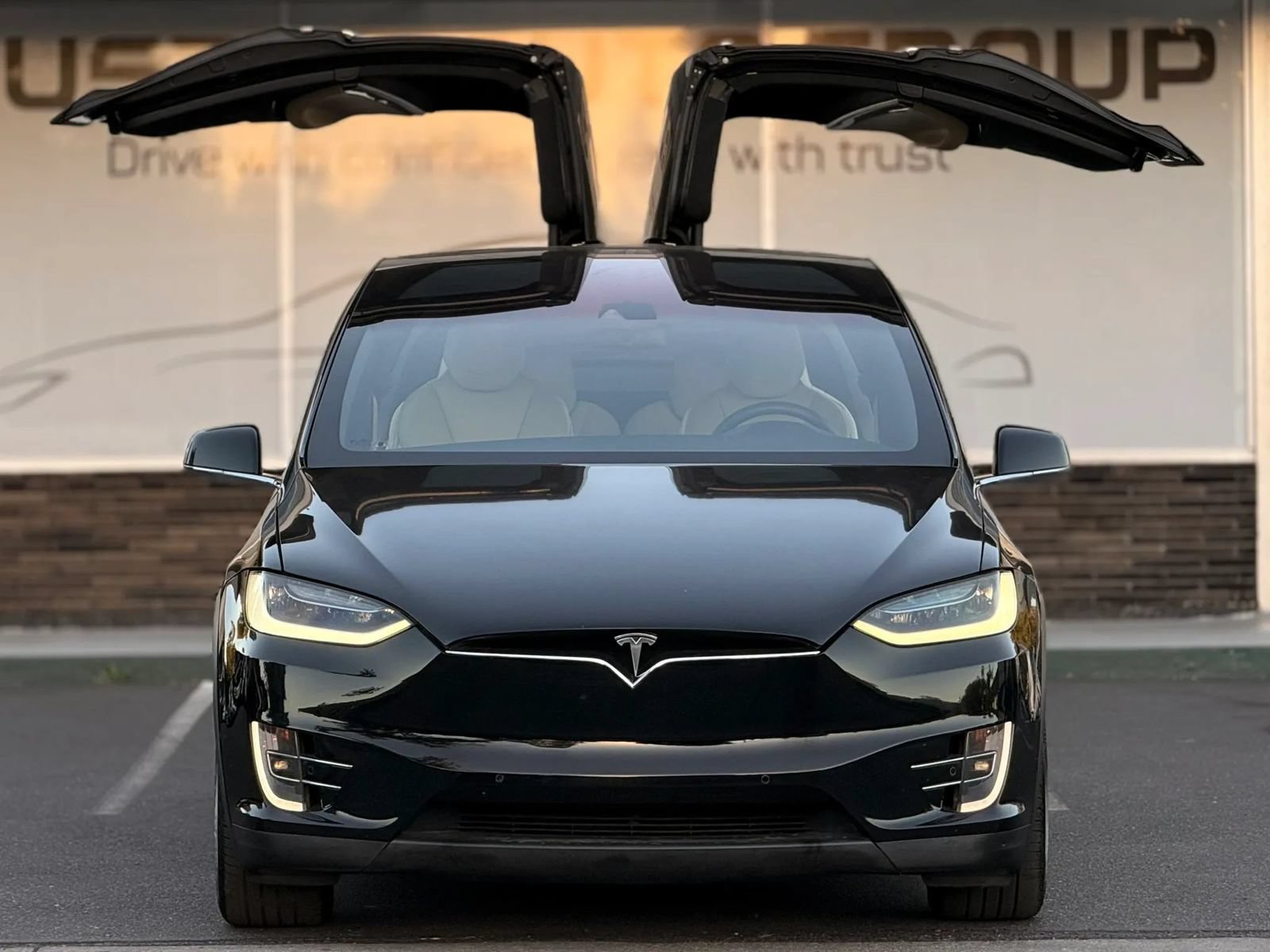 Used 2016 Tesla Model X 75D AWD/4WD image 2