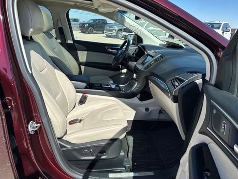 Used 2019 Ford Edge Titanium w/ Equipment Group 301A AWD/4WD image 7