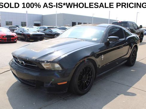 Used 2012 Ford Mustang Premium RWD image 3