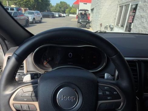 Used 2015 Jeep Grand Cherokee Limited AWD/4WD image 14