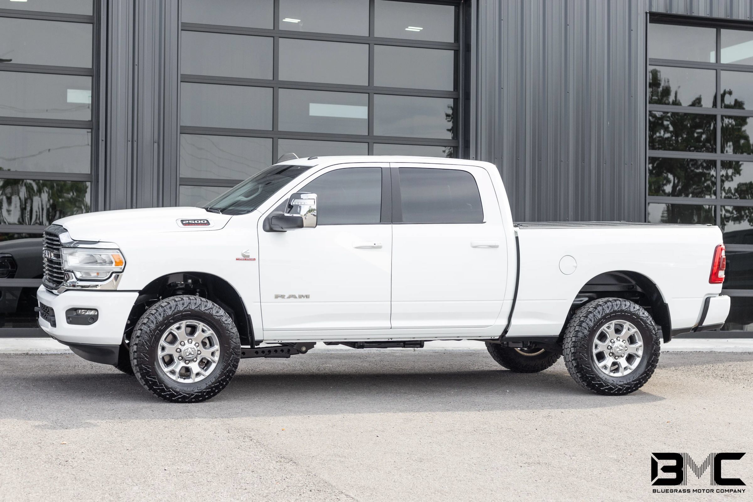 Used 2024 RAM 2500 Laramie AWD/4WD image 3