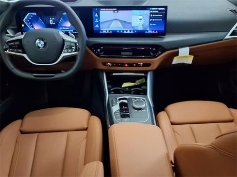 Used 2025 BMW 330i xDrive Sedan w/ Premium Package image 17