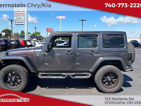 Used 2016 Jeep Wrangler Unlimited Sahara AWD/4WD image 6
