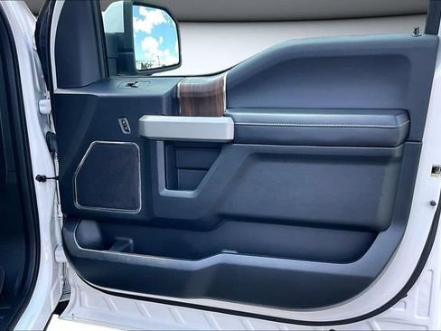 Used 2017 Ford F150 Lariat w/ Equipment Group 501A Mid AWD/4WD image 28