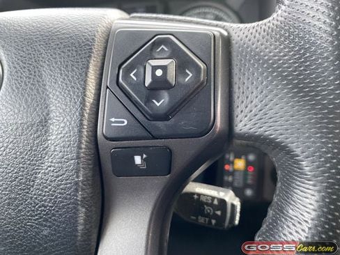 Used 2017 Toyota Tacoma TRD Off-Road image 18