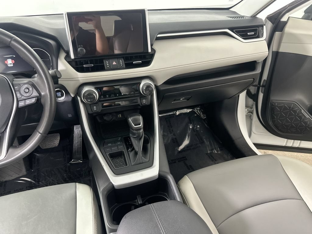Used 2024 Toyota RAV4 XLE Premium FWD image 21