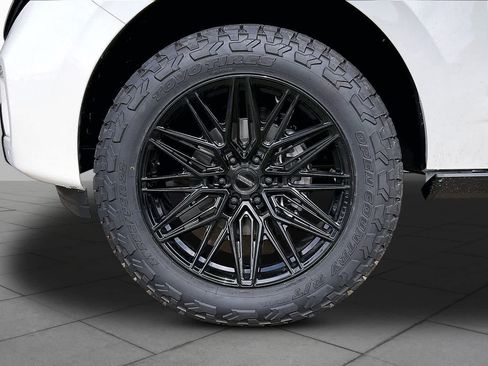 New 2026 Ford Expedition Platinum w/ Stealth Appearance Package AWD/4WD image 7