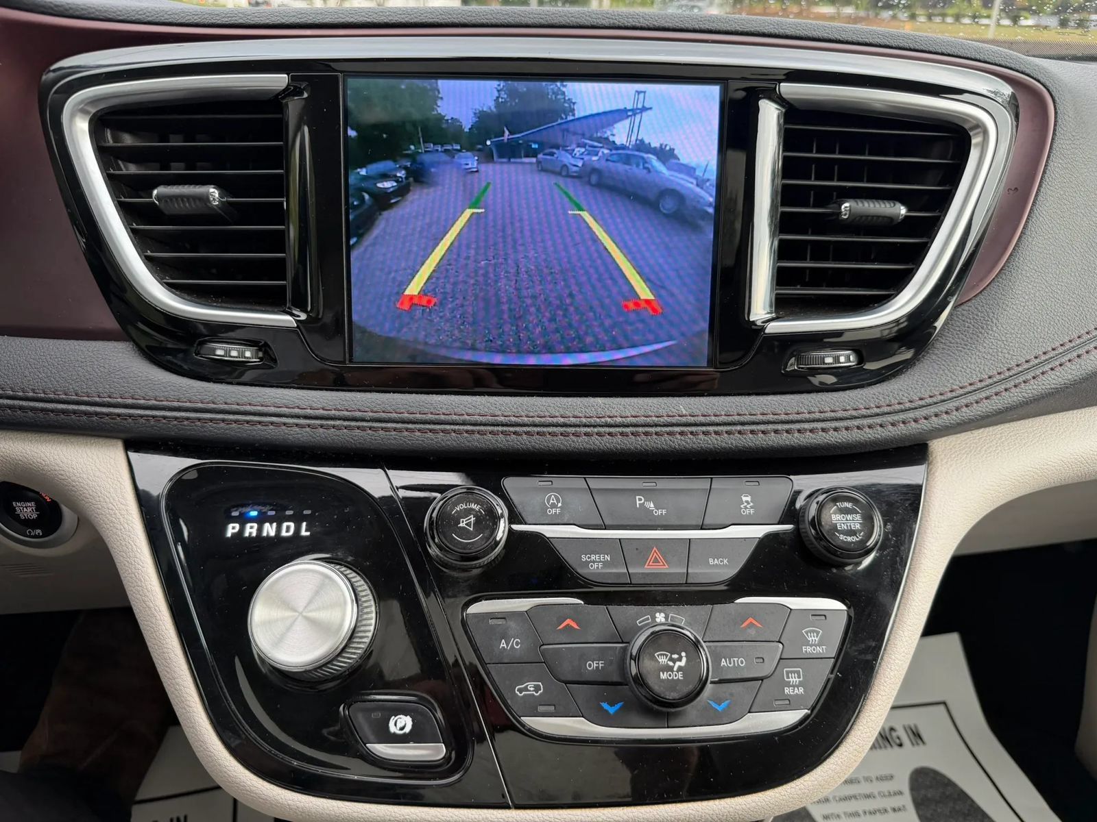 Used 2017 Chrysler Pacifica Limited FWD image 33