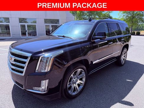 Used 2016 Cadillac Escalade Premium AWD/4WD image 3