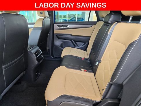 Used 2024 Volkswagen Atlas Cross Sport SE FWD image 14