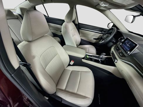 Used 2023 Nissan Altima 2.5 SV FWD image 29