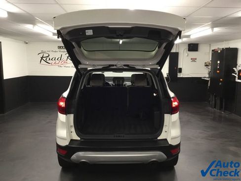 Used 2019 Ford Escape Titanium image 12