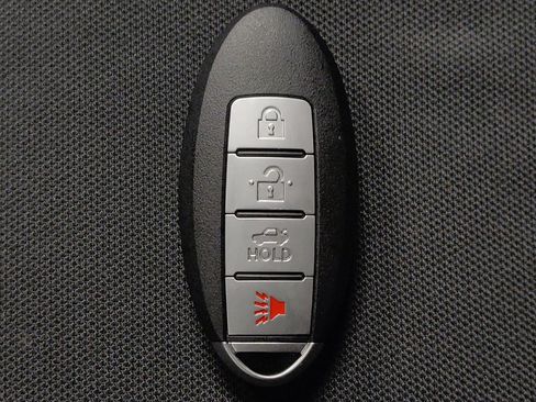 Used 2021 Nissan Versa S image 32