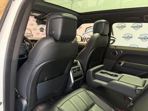 Used 2018 Land Rover Range Rover Sport SE image 19
