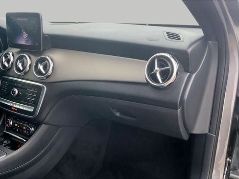 Used 2019 Mercedes-Benz GLA 250 4MATIC image 17