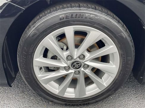Used 2021 Toyota Camry LE image 8