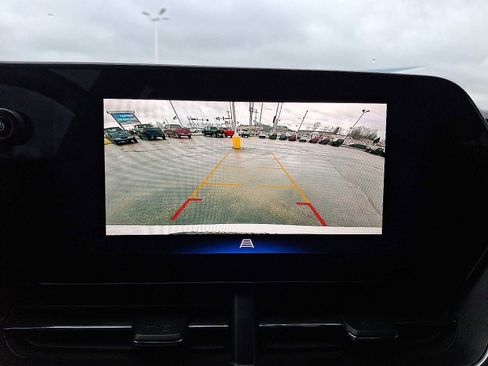 Certified 2024 Chevrolet Trax LT w/ Driver Confidence Package image 17