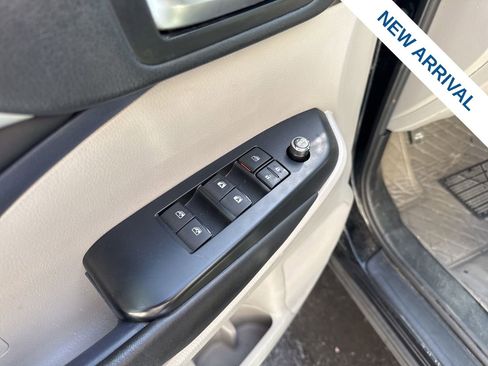 Used 2019 Toyota Highlander XLE image 19