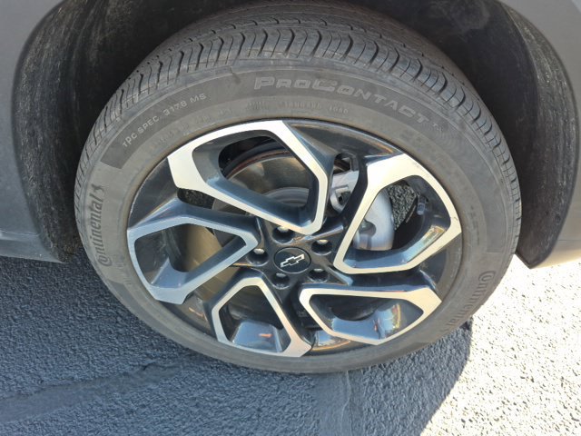 Used 2025 Chevrolet Trax RS w/ Sunroof Package FWD image 6