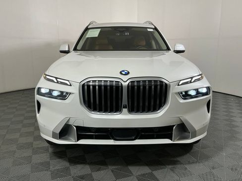 Certified 2025 BMW X7 xDrive40i w/ Executive Package AWD/4WD image 3