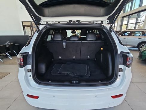 Used 2024 Jeep Compass Limited w/ High Altitude Package AWD/4WD image 11
