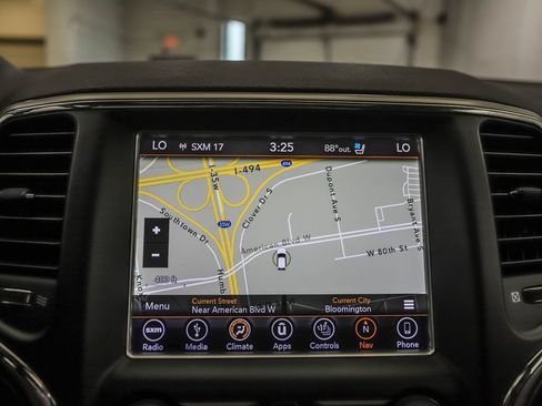 Used 2018 Jeep Grand Cherokee Limited w/ Luxury Group II AWD/4WD image 14