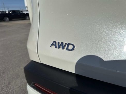 Used 2024 INFINITI QX60 Sensory image 4