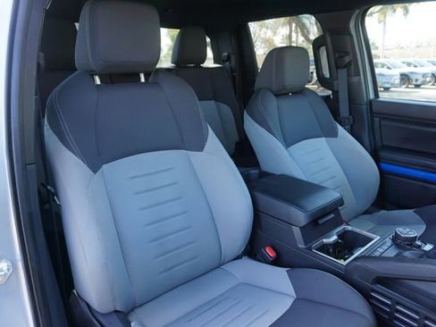 Used 2025 Toyota Tacoma TRD Off-Road image 2