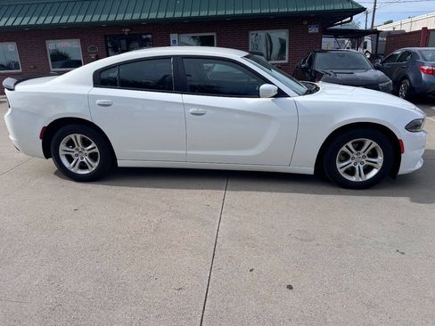 Used 2022 Dodge Charger SXT RWD image 4