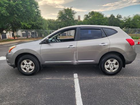 Used 2014 Nissan Rogue S FWD image 4