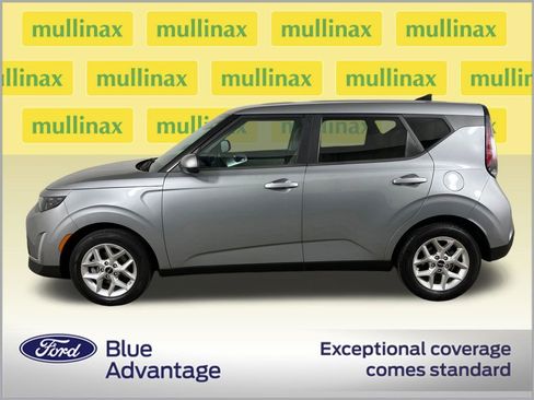 Used 2023 Kia Soul LX w/ LX Technology Package image 10