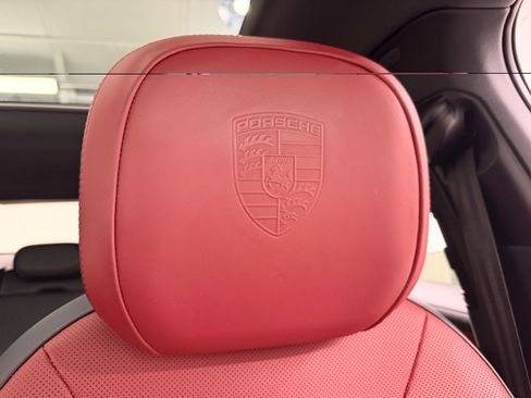 Used 2024 Porsche Cayenne Coupe AWD/4WD image 34