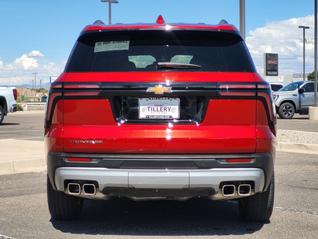 Used 2025 Chevrolet Traverse LT FWD image 6