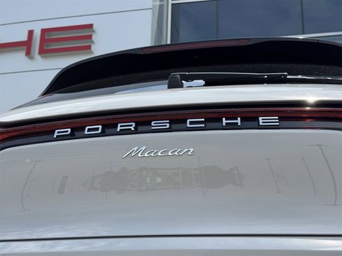 New 2025 Porsche Macan image 12