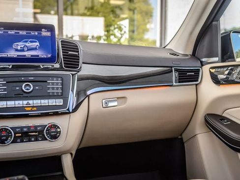 Used 2018 Mercedes-Benz GLS 550 4MATIC image 40